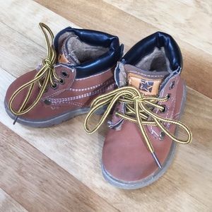 Toddler boys Comfy kids shoes size 6